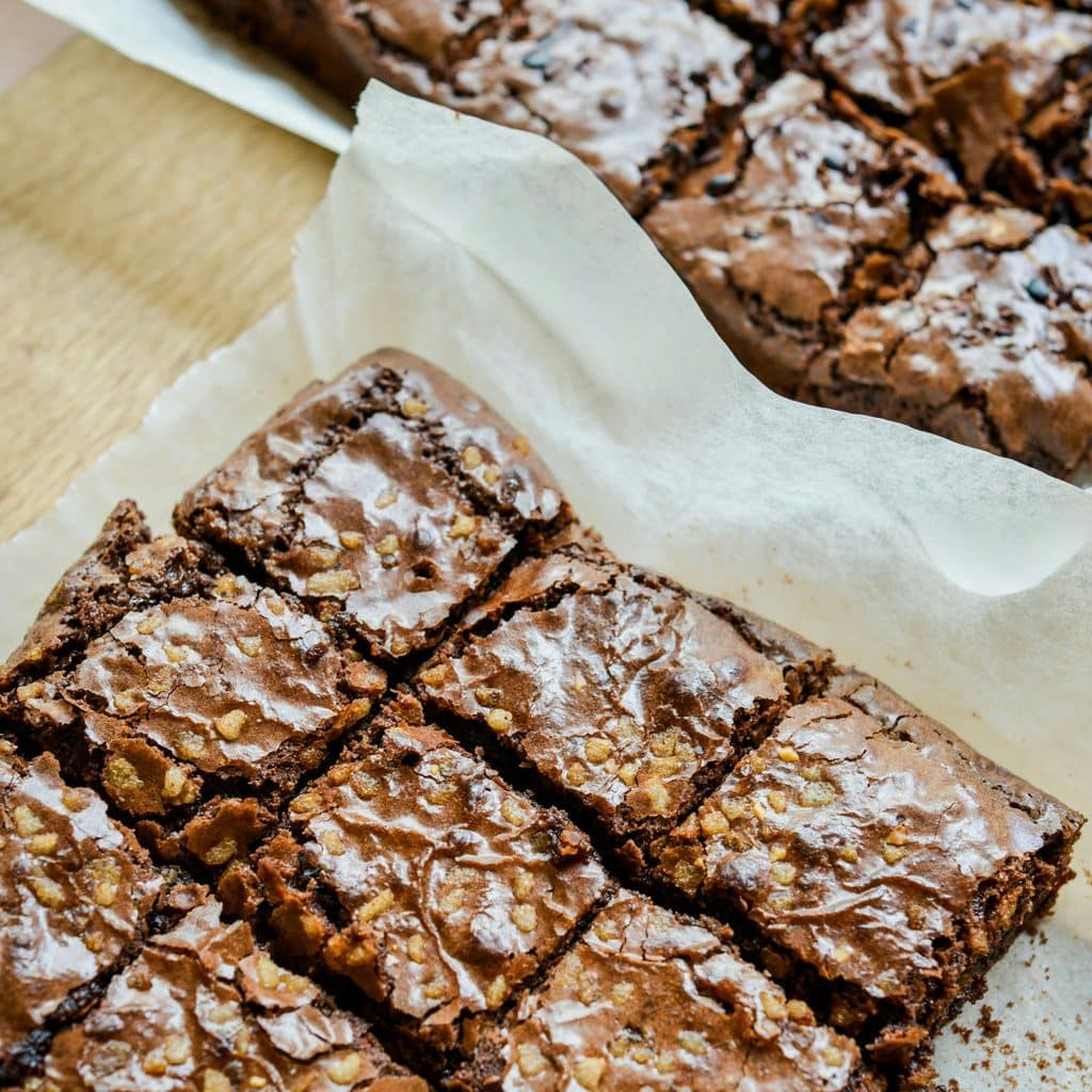 Imatge d' uns brownies de xocolata i castanyes